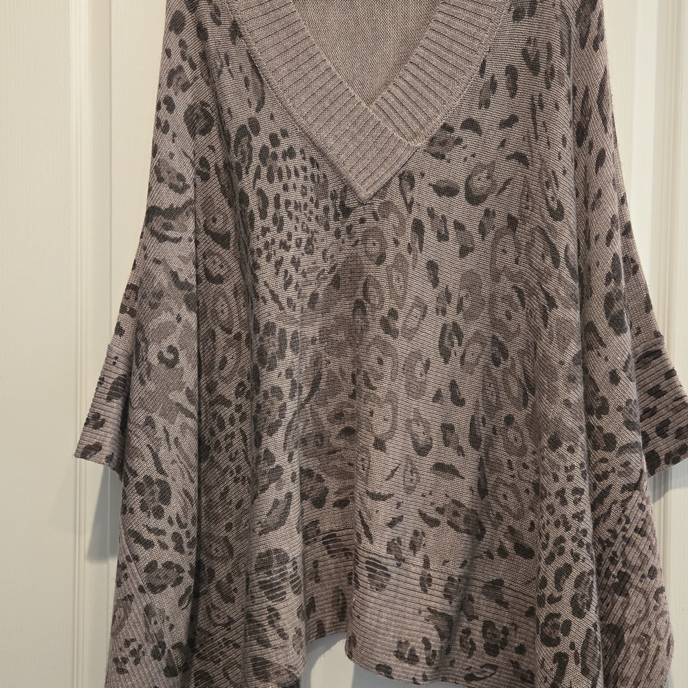 Spiegel Taupe and Dark Brown Animal-Print V-Neck Sweater Poncho